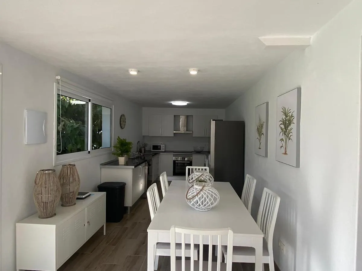 Arafo Sunset Villa 0*,